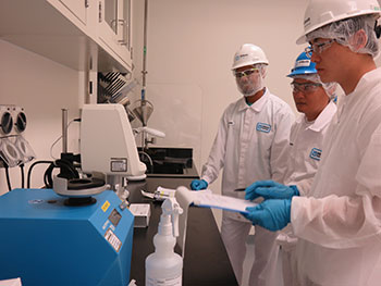 Article_Hero_tapping_into_local_tastes_ScientistWorking